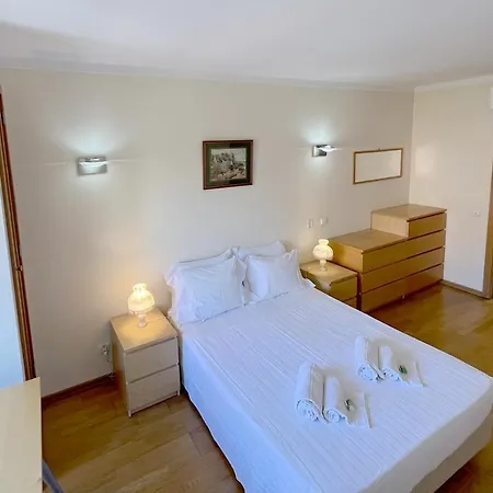 By The With Parking And Wifi By Amcf *