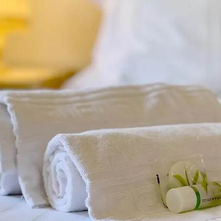 By The With Parking And Wifi By Amcf