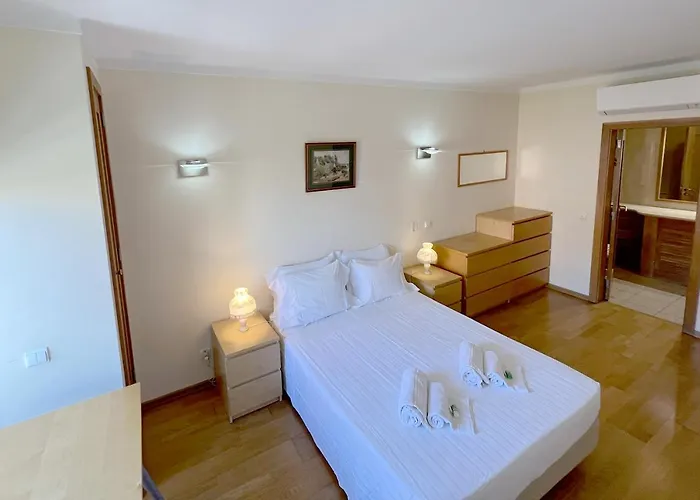 By The With Parking And Wifi By Amcf *