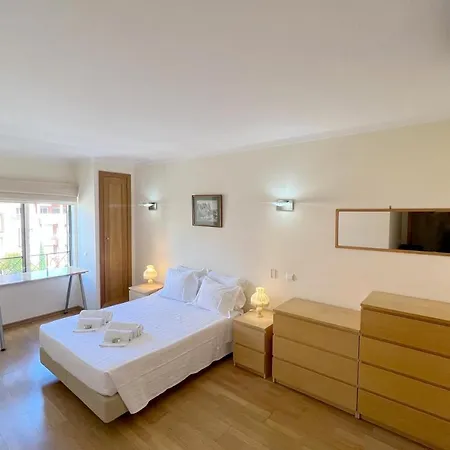 By The With Parking And Wifi By Amcf Portimao
